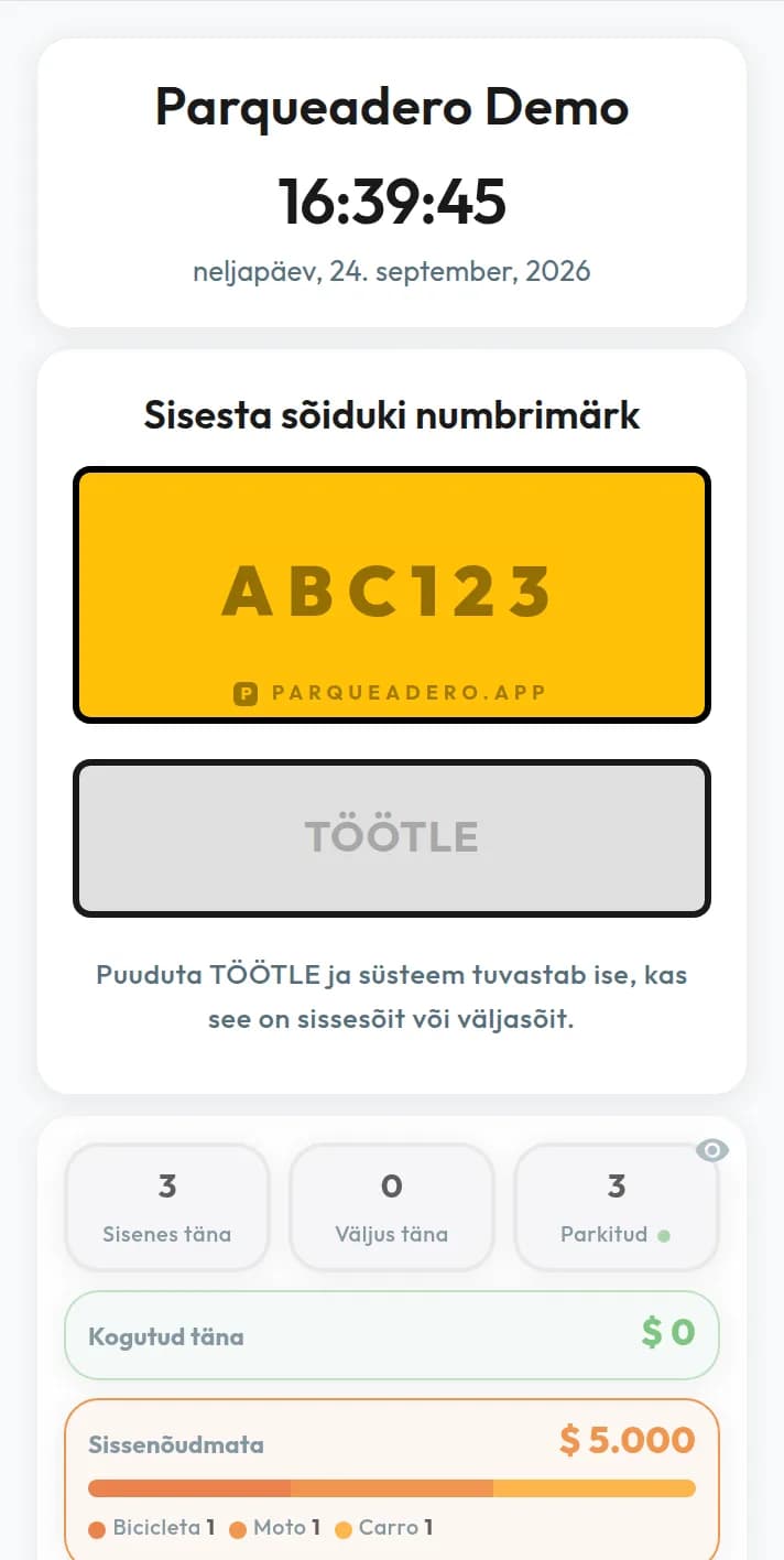 Parkla haldustarkvara: juhtpaneel numbrimärgiga ABC123 ja kolme pargitud sõidukiga